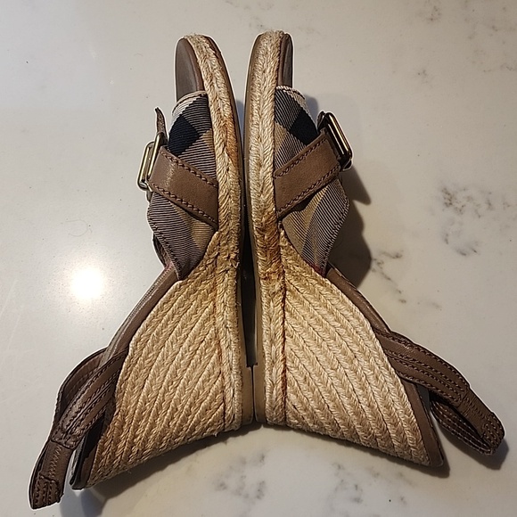Authentic Burberry wedge sandals size 40 - Picture 5 of 7
